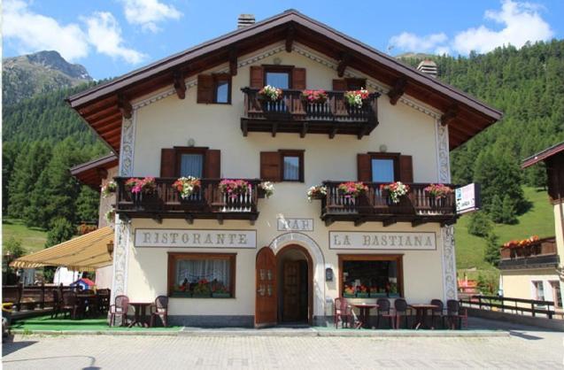 La Bastiana Apartments Livigno Exterior photo